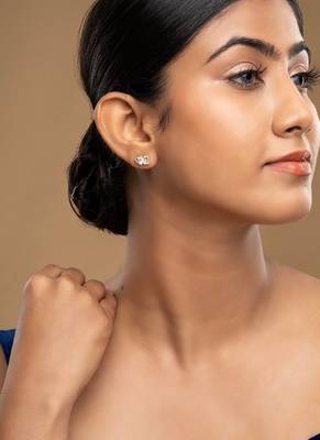 Gold plated stud earrings in sterling silver 1