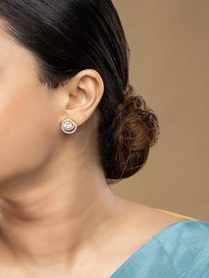 Gold plated stud earrings in sterling silver 1
