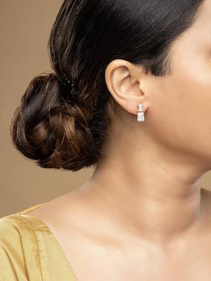 Gold plated stud earrings in sterling silver 1
