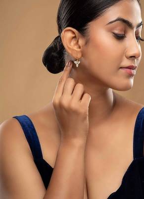 Gold plated earrings in sterling silver 1
