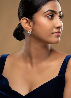 Gold plated stud earrings in sterling silver 1