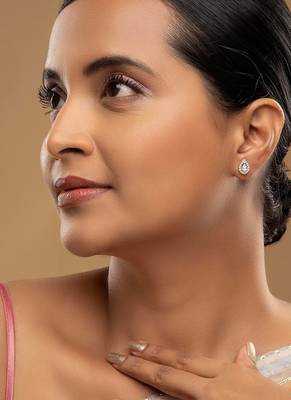 Gold plated stud earrings in sterling silver 1