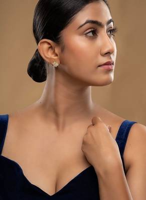 Gold plated stud earrings in sterling silver 1