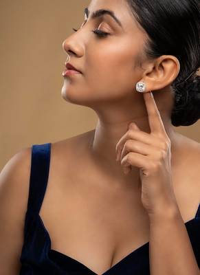 Gold plated stud earrings in sterling silver 1