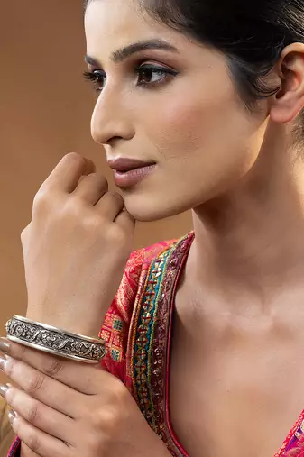 Floral motifs silver kada