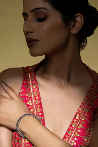 Loop oxidised silver kada