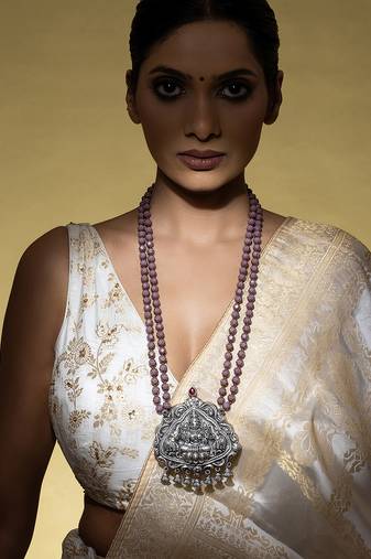 Belladonna motif silver necklace