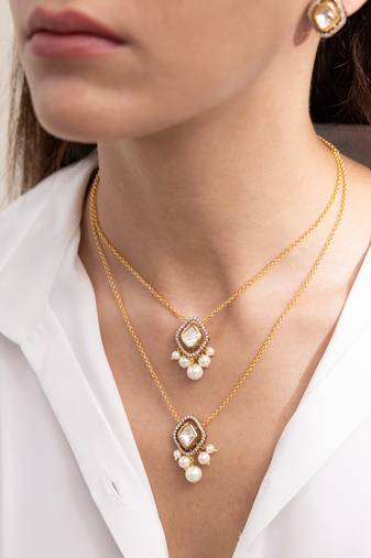 Gold plated kundan layered necklace set