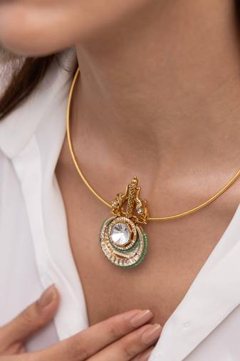 Gold plated kundan necklace