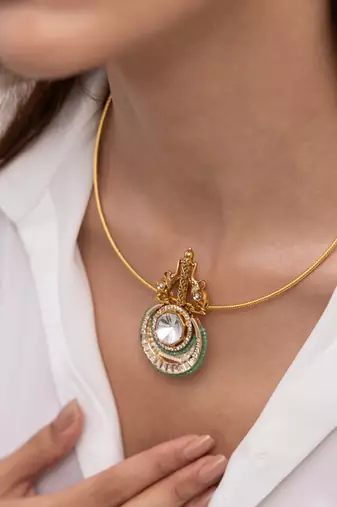 Gold plated kundan necklace