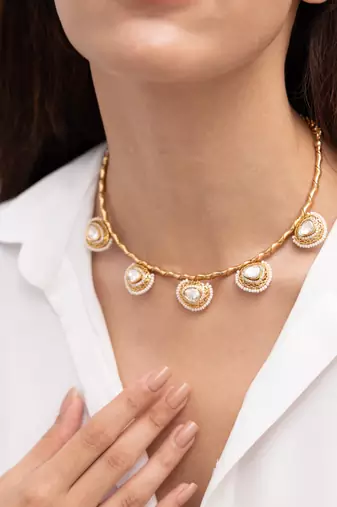 Gold plated kundan choker necklace
