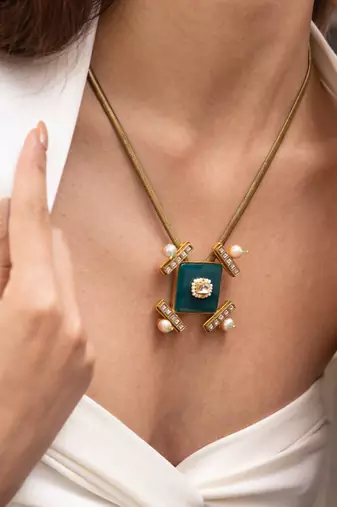 Gold plated blue stone kundan necklace