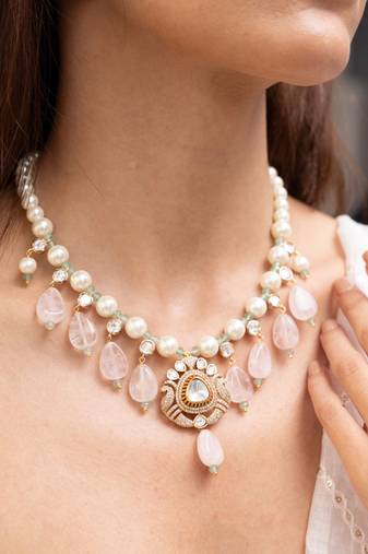 Gold plated pearl necklace set