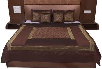 Polysilk Hand Gold Print Bed Cover Set 1