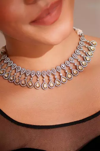 Two toned necklace set