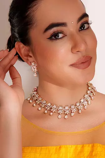Gold plated kundan choker necklace set