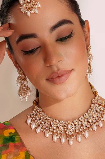 Gold plated kundan choker necklace set