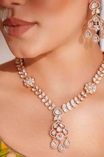Gold plated kundan necklace set