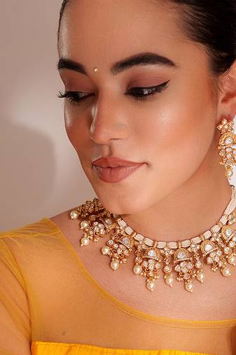 Gold plated kundan necklace set