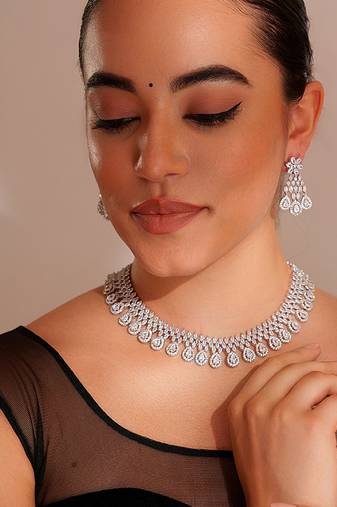 Silver plated necklace set