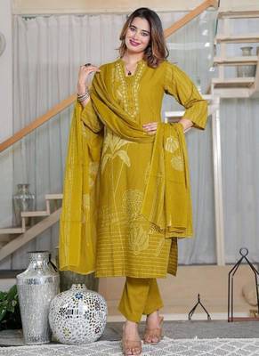 Cotton cambric printed  straight  kurti-pant-dupatta  set 2