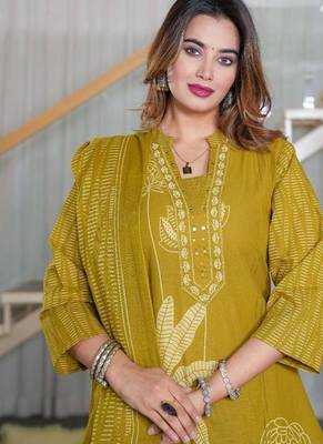 Cotton cambric printed  straight  kurti-pant-dupatta  set 3