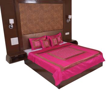 Polysilk Hand Gold Print Bed Cover Set 2