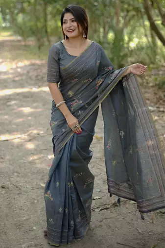 Grey color khadi tussar silk thread & kantha stitched border saree with blouse