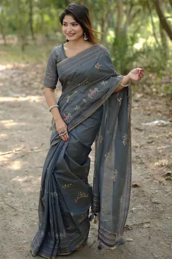 Grey color khadi tussar silk blend thread & kantha stitched border saree with blouse
