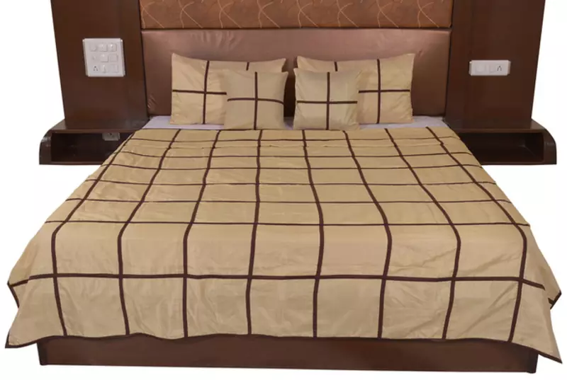 Polysilk Plain Checks Design Bed Cover Set