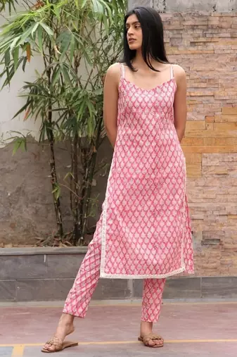 Pink hand block printed cotton lurex kurta with pants- set of 2