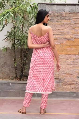 Pink hand block printed cotton lurex kurta with pants- set of 2