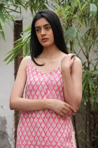Pink hand block printed cotton lurex kurta with pants- set of 2