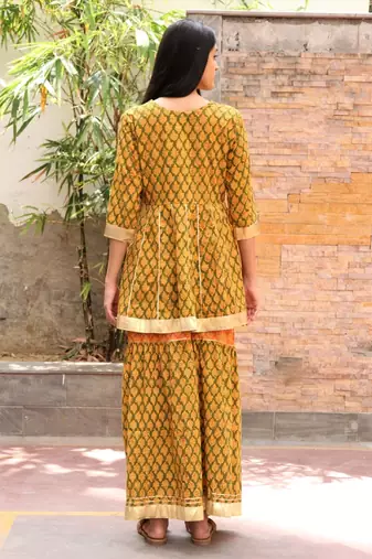 Green hand block printed cotton dobby gharara suit- set of 3