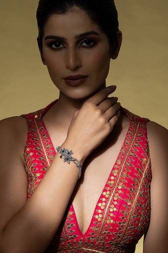Floral motif silver kada