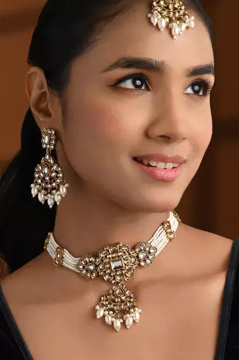 Gold plated traditional kundan & pearl necklace jewellery with earrings & maang tikka set for women 