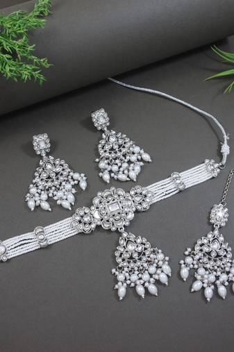 Traditional kundan & pearl necklace jewellery with earrings & maang tikka set for women (silver white)