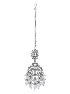 Traditional kundan & pearl necklace jewellery with earrings & maang tikka set for women  5
