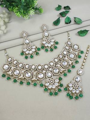 Gold plated traditional kundan & pearl drop bridal necklace with earrings & maang tikka jewellery set for women (k7295g) 2