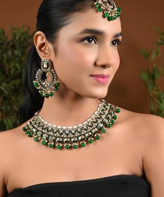 Gold plated traditional kundan & pearl chocker necklace with earrings & maang tikka for women 1