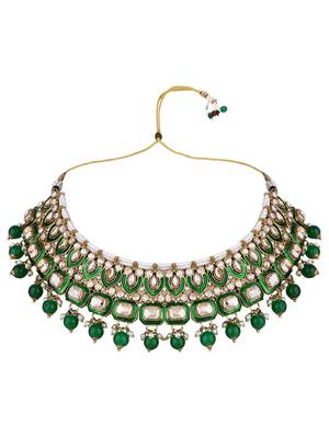 Gold plated traditional kundan & pearl chocker necklace with earrings & maang tikka for women 3