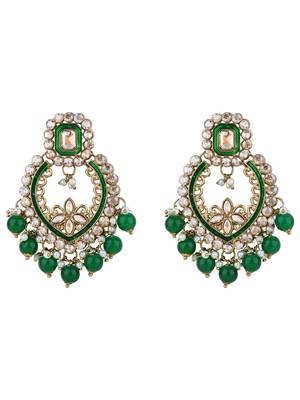 Gold plated traditional kundan & pearl chocker necklace with earrings & maang tikka for women 4