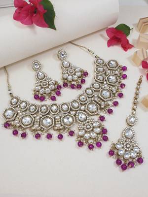 Gold plated traditional kundan & pearl drop bridal necklace with earrings & maang tikka jewellery set for women (wine) 2