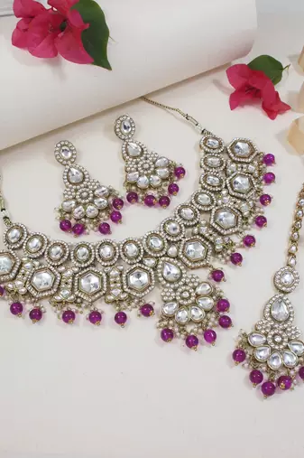 Gold plated traditional kundan & pearl drop bridal necklace with earrings & maang tikka jewellery set for women (wine)