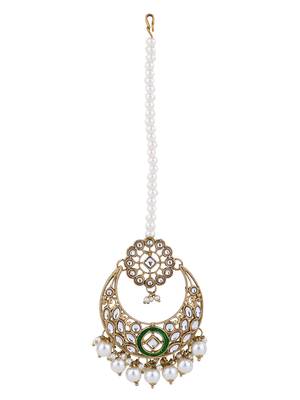 Gold plated traditional kundan & pearl chocker necklace with earrings & maang tikka for women 5