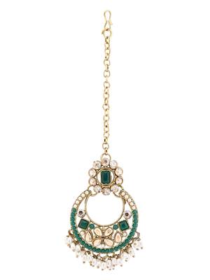 Gold plated traditional floral kundan & pearl choker necklace jewellery earrings & maang tikka set for women  5