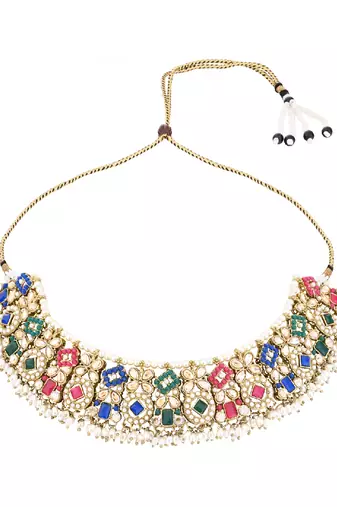 Gold plated traditional floral kundan & pearl choker necklace jewellery earrings & maang tikka set for women 