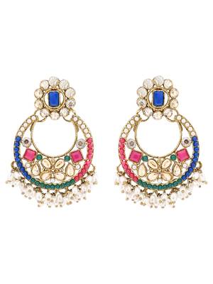 Gold plated traditional floral kundan & pearl choker necklace jewellery earrings & maang tikka set for women  4