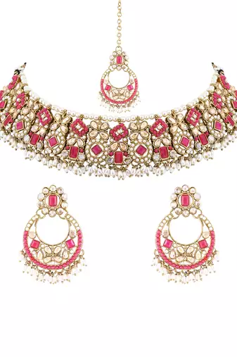 Gold plated traditional floral kundan & pearl choker necklace jewellery earrings & maang tikka set for women 