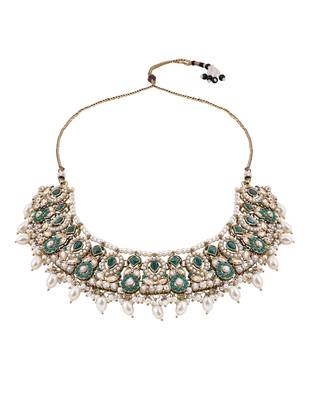 Gold plated traditional kundan & pearl choker necklace jewellery earrings & maang tikka set for women  3
